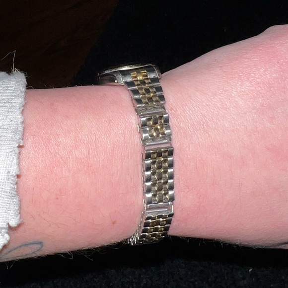 ⭐️Milan Watch Blue Round Face with Date Gold/Silver Toned Band - Picture 11 of 13